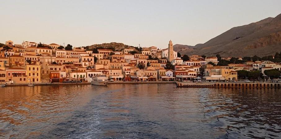 Occasus Room Comfort Chalki Town Buitenkant foto